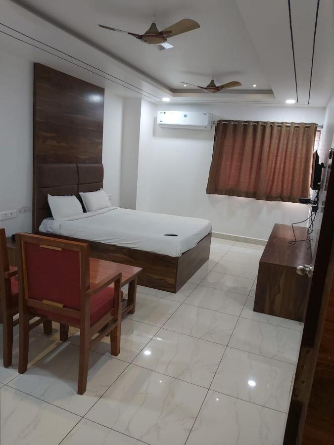 Hotel Sahasra Dla 와랑갈 외부 사진