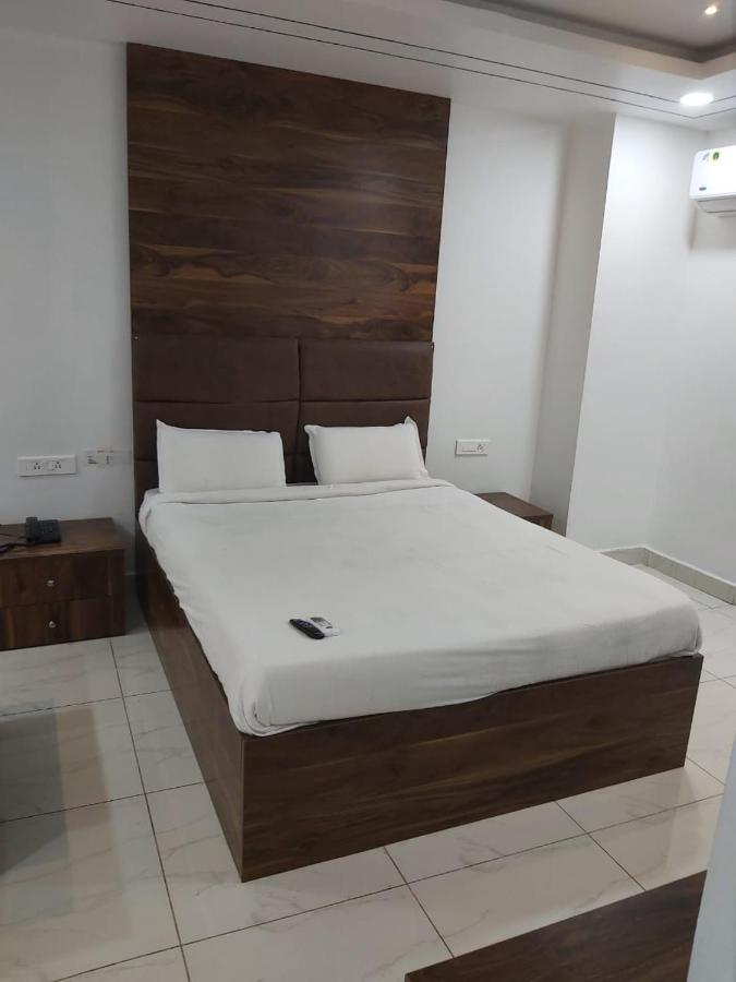 Hotel Sahasra Dla 와랑갈 외부 사진