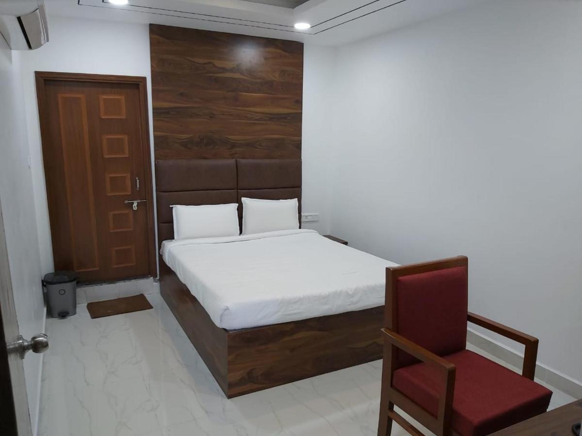 Hotel Sahasra Dla 와랑갈 외부 사진